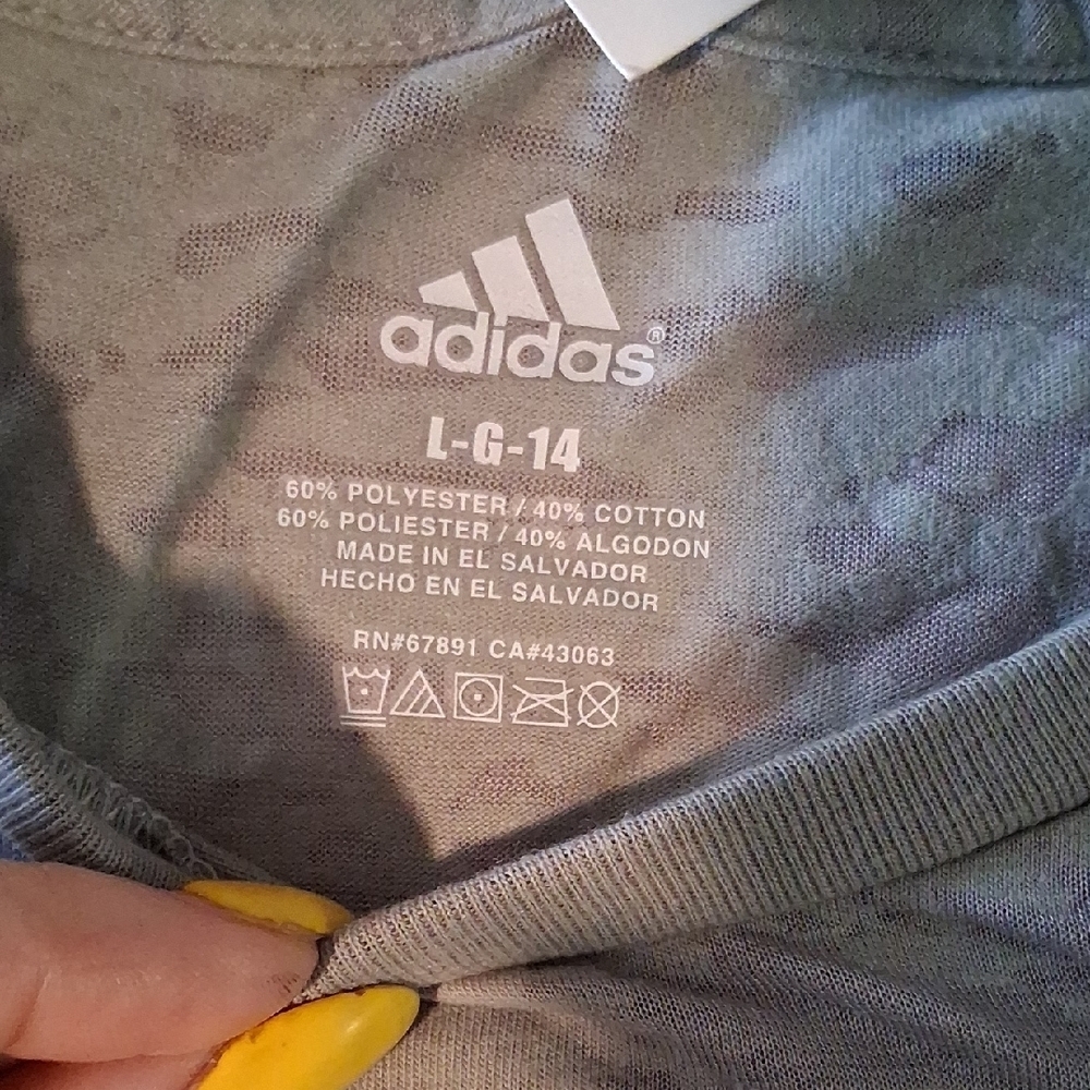 New Adidas Kids Gray Tee with Red Phillies Graphic - Picture 2 of 5